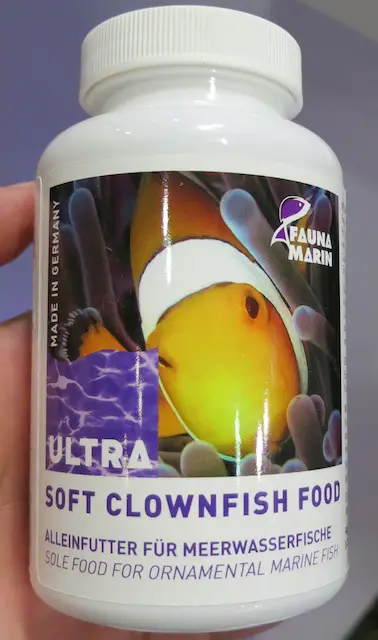 https://aquariumia.com/best-food-for-clownfish/